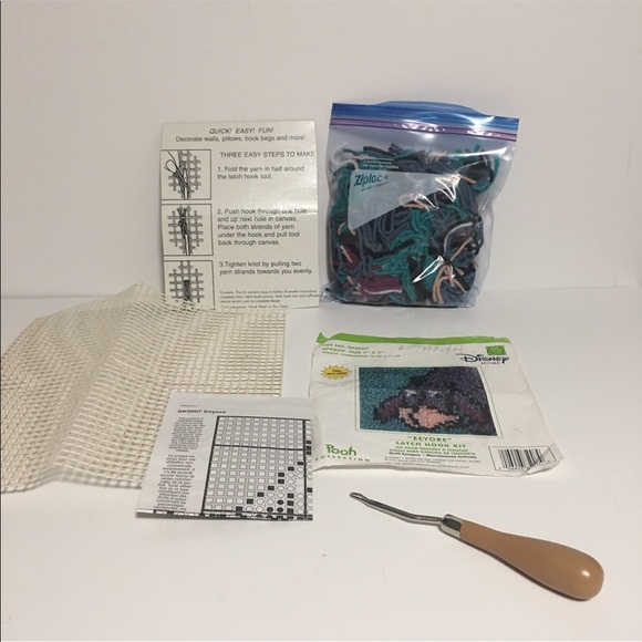 EEYORE LATCH HOOK RUG KIT POOH DISNEY COLLECTION WITH TOOL - Picture 3 of 5